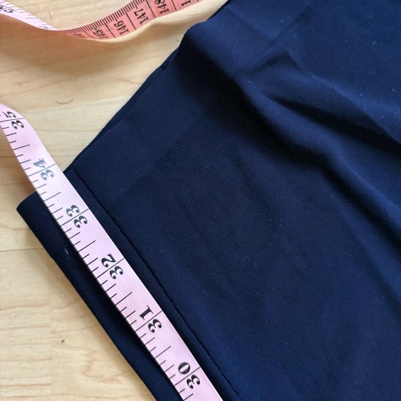 NORMA KAMALI Low Rise Pleated Trouser Pants Size Medium In True Navy NWT - Picture 8 of 9